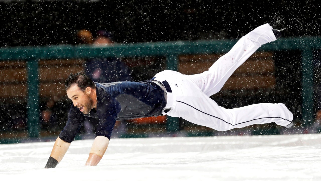 D-backs postponed by rain in Cleveland